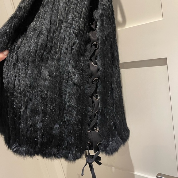 Fur vest with lace up - Picture 2 of 3